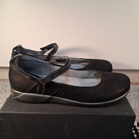 Naot Women's Suede Mary Jane Size 41 US (10-10 1/2) - Picture 5 of 15